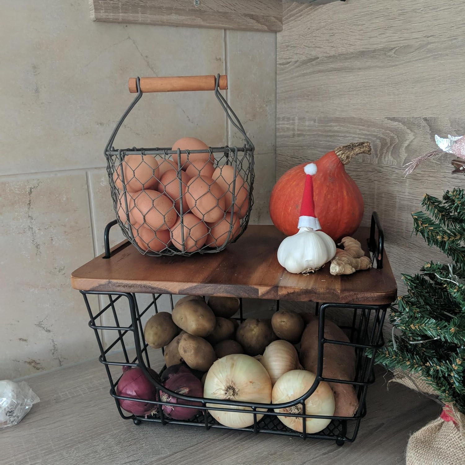 CVHOMEDECO Round Chicken Wire Egg Basket with Wooden Handle